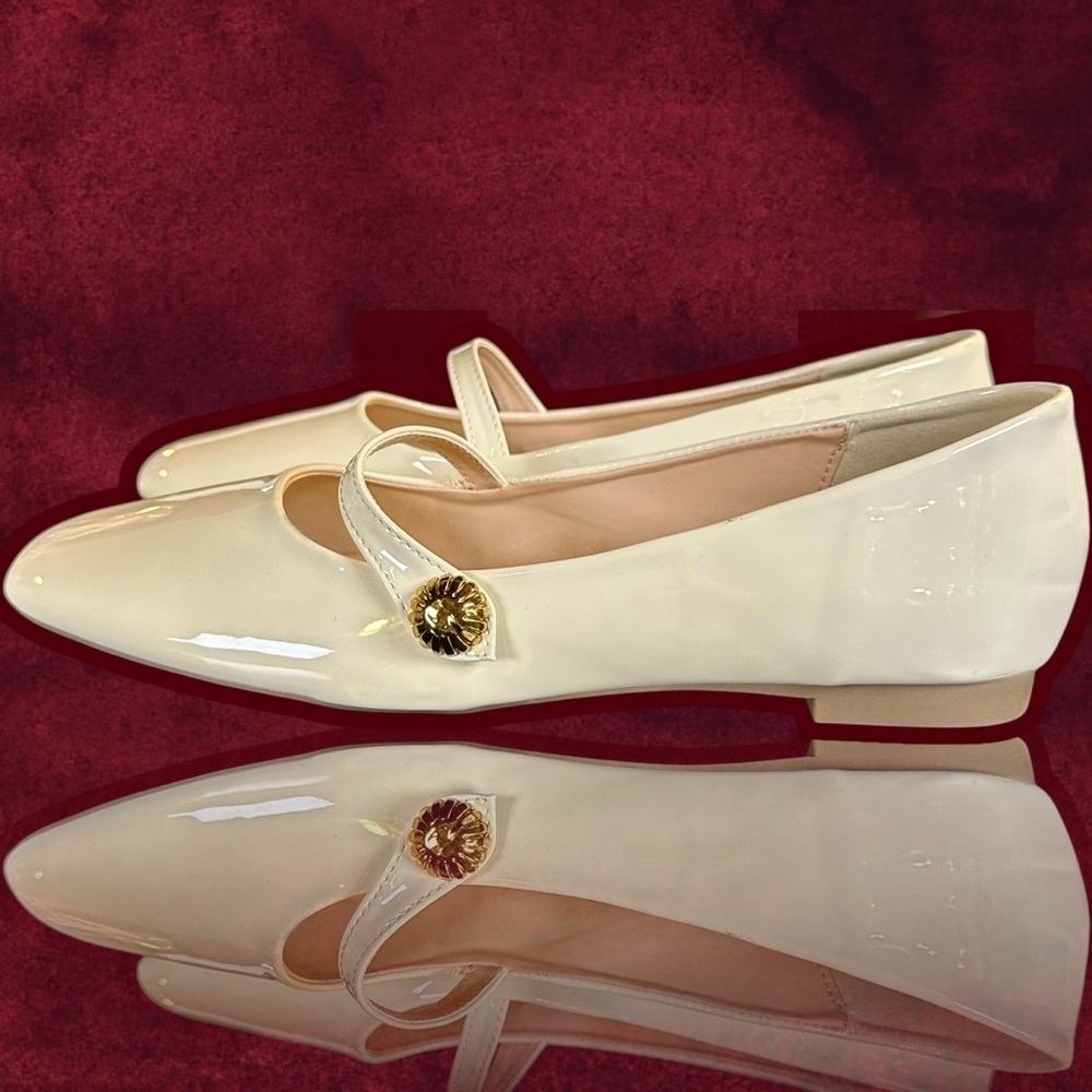 NWOT C. Paravano Cream Patent Square-Toe Mary Jane Flats with Gold Buttons Sz 41 - Picture 13 of 16